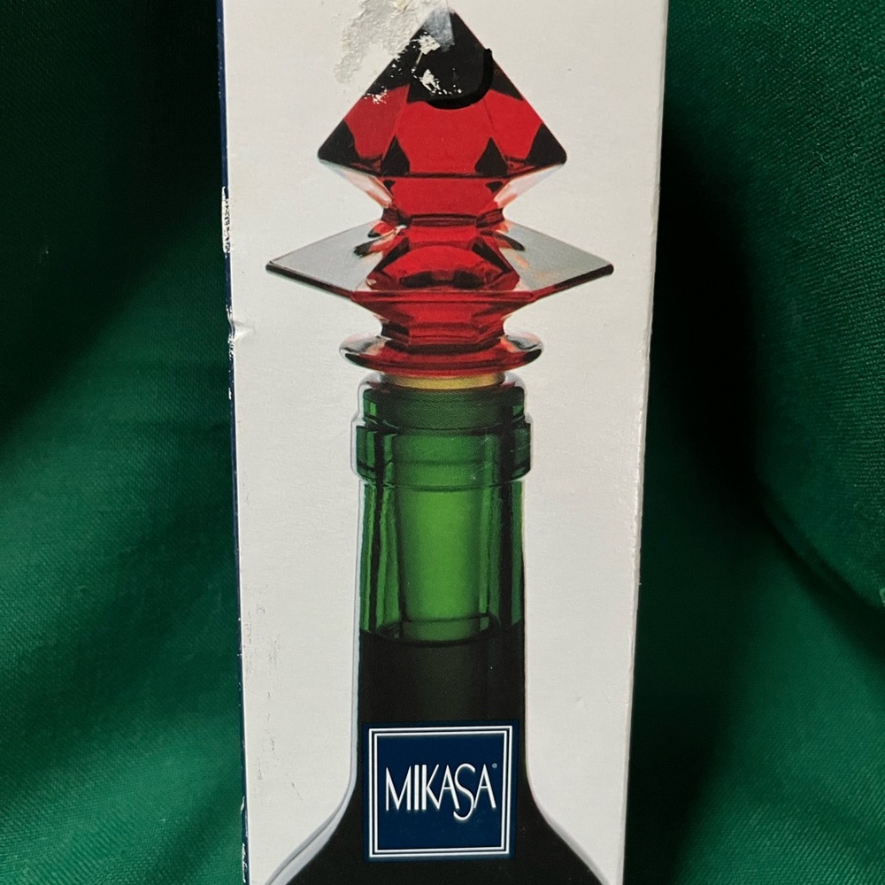 ❄️MIKASA Final Red Bottle Stopper